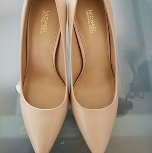 Michael Kors pumps